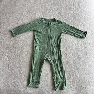 VGUC Kyte BABY Zippered Romper in Matcha (3-6M)